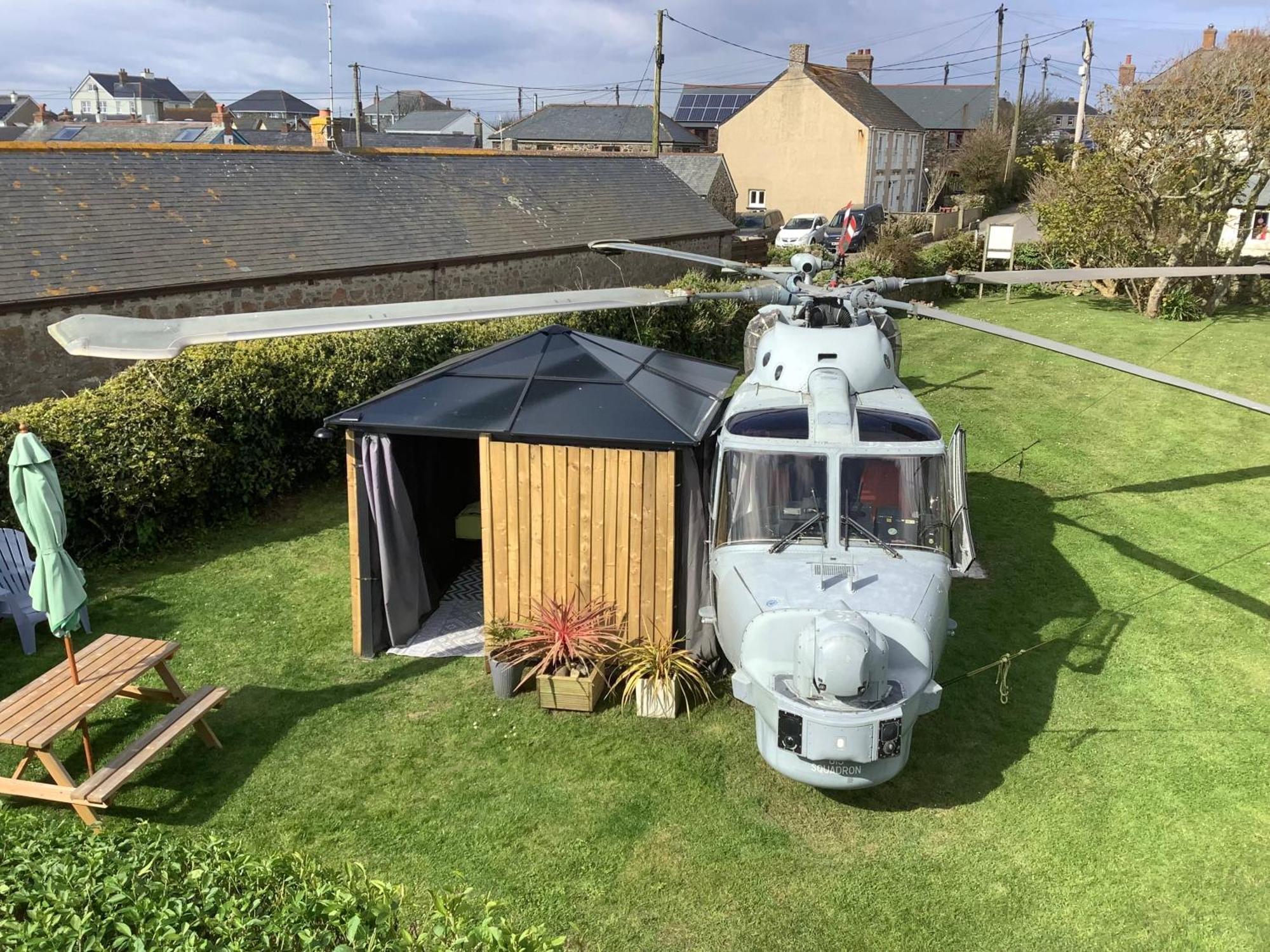 Haelarcher Helicopter Glamping Helston Exterior foto